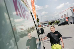 Kanalreinigung mit Saugfahrzeugen in Stadlern